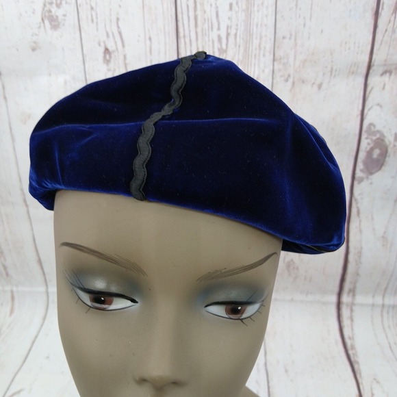 Vintage Womens Beret Hat Jauntee' Blue Velvet w/ Black Cord Trim - Picture 2 of 7